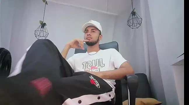 Snapshot of jhon_ath chatting on 02/05/25, 02:05 jhon ath online show from 02/05/25, 02:05
