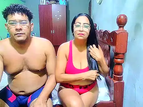 Snapshot of rosi_pamela chatting on 12/29/24, 06:16 rosi pamela online show from 12/29/24, 06:16