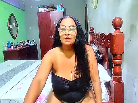 Snapshot of rosi_pamela chatting on 01/03/25, 06:14 rosi pamela online show from 01/03/25, 06:14