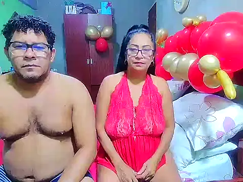 Snapshot of rosi_pamela chatting on 02/15/25, 01:10 rosi pamela online show from 02/15/25, 01:10