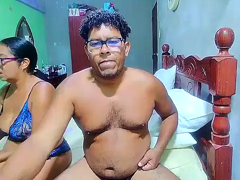 Snapshot of rosi_pamela chatting on 03/08/25, 08:35 rosi pamela online show from 03/08/25, 08:35