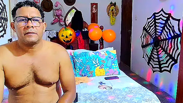 Snapshot of rosi_pamela chatting on 10/26/25, 06:36 rosi pamela online show from 10/26/25, 06:36