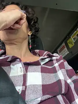 Snapshot of MireyaTorresGu chatting on 10/22/25, 04:07 MireyaTorresGu online show from 10/22/25, 04:07