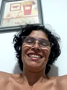 Snapshot of MireyaTorresGu chatting on 10/24/25, 05:37 MireyaTorresGu online show from 10/24/25, 05:37