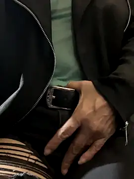 Snapshot of MireyaTorresGu chatting on 10/26/25, 12:27 MireyaTorresGu online show from 10/26/25, 12:27