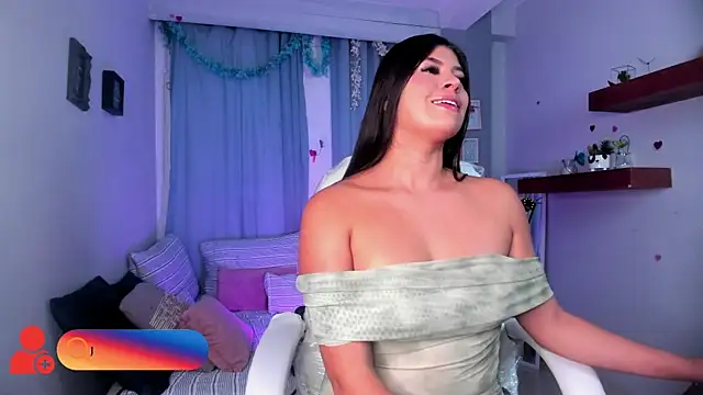 MiaDlucca online show from 10/17/25, 09:39