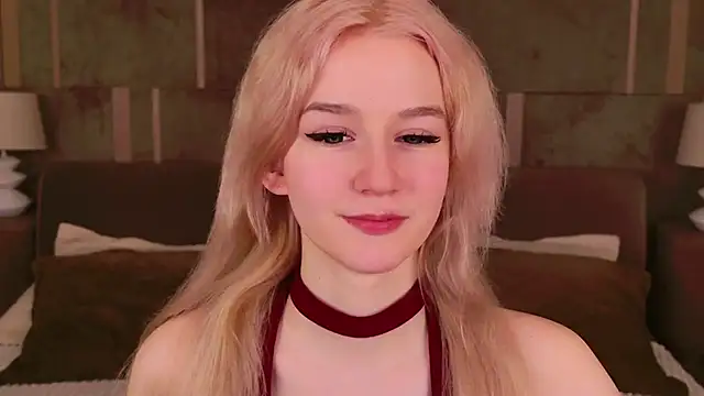 Snapshot of NaomiLoys chatting on 03/16/25, 09:58 NaomiLoys online show from 03/16/25, 09:58