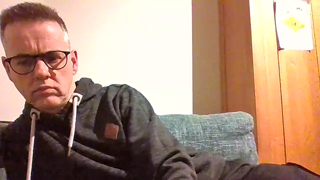 Snapshot of Hectorthyssen1 chatting on 12/16/24, 10:45 Hectorthyssen1 online show from 12/16/24, 10:45