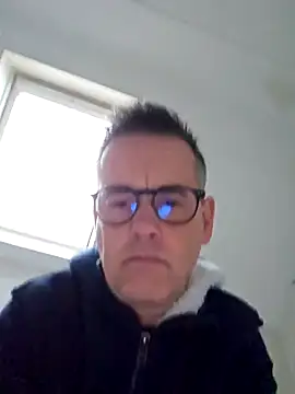 Snapshot of Hectorthyssen1 chatting on 01/05/25, 03:02 Hectorthyssen1 online show from 01/05/25, 03:02