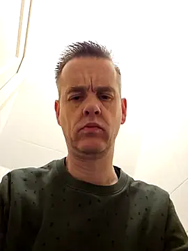 Snapshot of Hectorthyssen1 chatting on 01/06/25, 07:35 Hectorthyssen1 online show from 01/06/25, 07:35