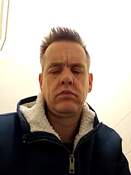 Snapshot of Hectorthyssen1 chatting on 01/11/25, 08:54 Hectorthyssen1 online show from 01/11/25, 08:54