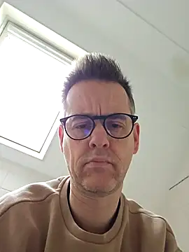 Snapshot of Hectorthyssen1 chatting on 01/19/25, 12:50 Hectorthyssen1 online show from 01/19/25, 12:50