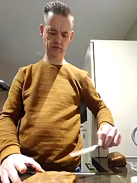 Snapshot of Hectorthyssen1 chatting on 02/05/25, 05:41 Hectorthyssen1 online show from 02/05/25, 05:41