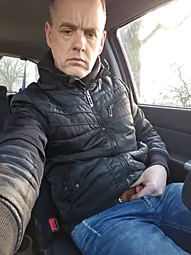 Snapshot of Hectorthyssen1 chatting on 02/06/25, 03:31 Hectorthyssen1 online show from 02/06/25, 03:31