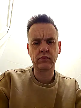 Snapshot of Hectorthyssen1 chatting on 02/09/25, 06:26 Hectorthyssen1 online show from 02/09/25, 06:26