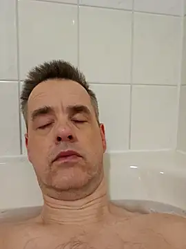 Snapshot of Hectorthyssen1 chatting on 02/17/25, 08:04 Hectorthyssen1 online show from 02/17/25, 08:04