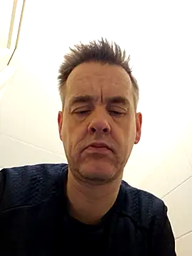 Snapshot of Hectorthyssen1 chatting on 03/01/25, 09:40 Hectorthyssen1 online show from 03/01/25, 09:40