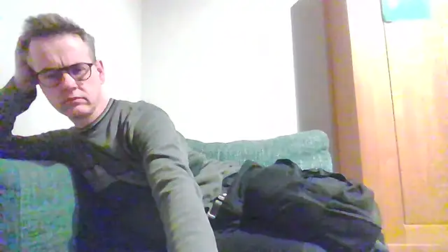 Snapshot of Hectorthyssen1 chatting on 03/06/25, 11:09 Hectorthyssen1 online show from 03/06/25, 11:09