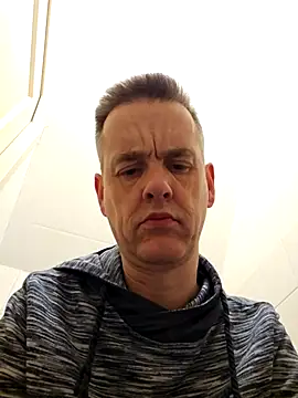 Snapshot of Hectorthyssen1 chatting on 03/17/25, 06:11 Hectorthyssen1 online show from 03/17/25, 06:11