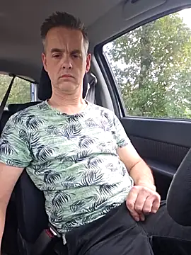 Snapshot of Hectorthyssen1 chatting on 09/26/25, 02:21 Hectorthyssen1 online show from 09/26/25, 02:21