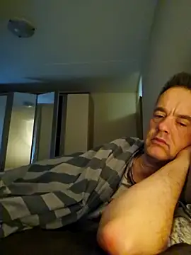 Snapshot of Hectorthyssen1 chatting on 09/27/25, 07:24 Hectorthyssen1 online show from 09/27/25, 07:24