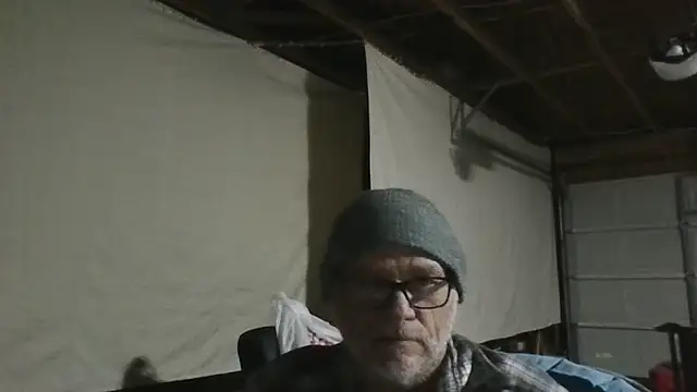 69vivian online show from 12/13/24, 04:54