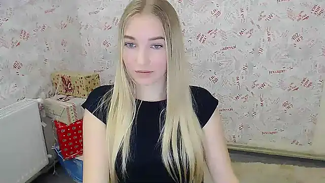 Snapshot of Queen_ofLove chatting on 02/07/25, 11:56 Queen ofLove online show from 02/07/25, 11:56