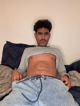 Snapshot of Ryan-hot chatting on 01/14/25, 12:03 Ryan-hot online show from 01/14/25, 12:03