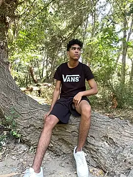 Snapshot of Ryan-hot chatting on 09/17/25, 02:19 Ryan-hot online show from 09/17/25, 02:19