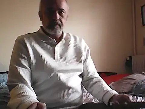 Snapshot of GayPourToi chatting on 02/18/25, 11:00 GayPourToi online show from 02/18/25, 11:00