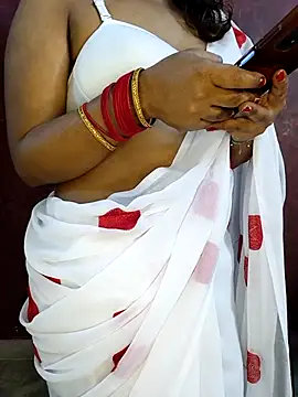 Snapshot of deslisexpriya chatting on 03/09/25, 05:33 deslisexpriya online show from 03/09/25, 05:33