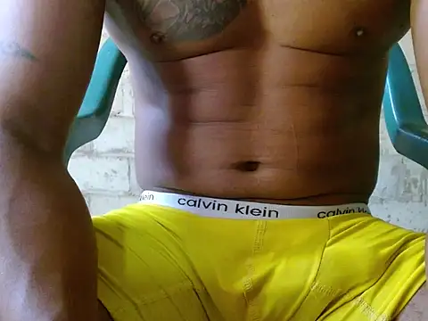 Snapshot of fernandez_latinblackk chatting on 09/13/25, 04:29 fernandez latinblackk online show from 09/13/25, 04:29