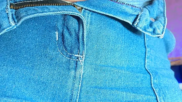 Sofia martiin online show from 10/24/25, 03:14