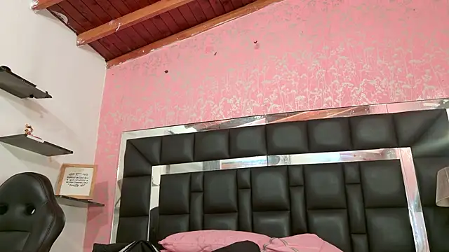 Sofia martiin online show from 11/01/25, 03:08