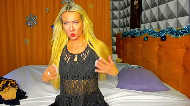 Snapshot of Luna__Lewis chatting on 12/29/24, 02:31 Luna Lewis online show from 12/29/24, 02:31