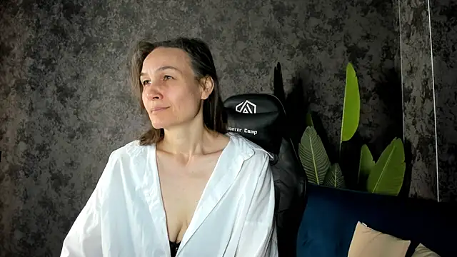 Lillian White online show from 10/18/25, 11:49