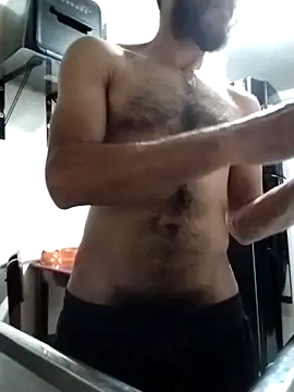 Snapshot of hairyserious chatting on 01/05/25, 04:14 hairyserious online show from 01/05/25, 04:14