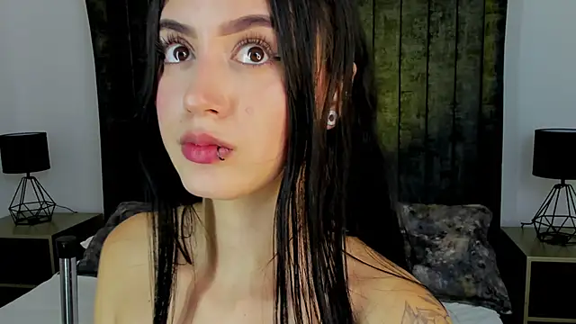 Snapshot of NataGarcia chatting on 12/16/24, 05:54 NataGarcia online show from 12/16/24, 05:54