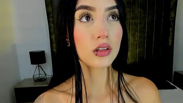 Snapshot of NataGarcia chatting on 01/03/25, 02:40 NataGarcia online show from 01/03/25, 02:40