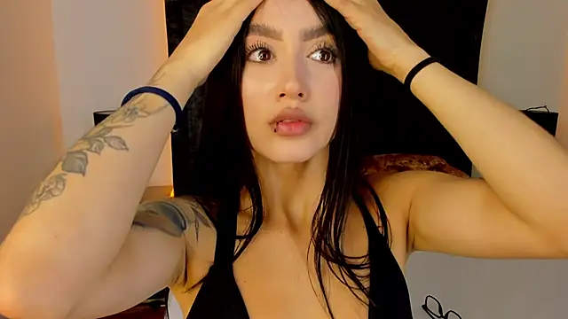 Snapshot of NataGarcia chatting on 11/05/25, 03:56 NataGarcia online show from 11/05/25, 03:56