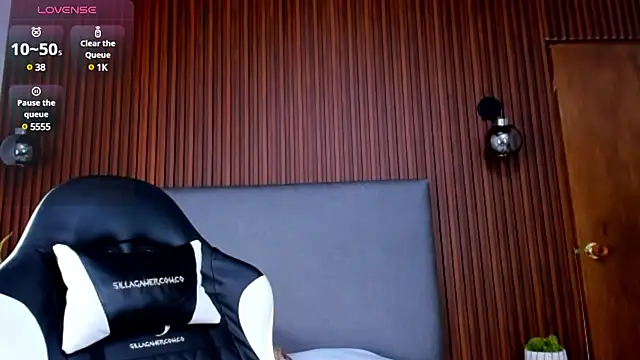 Snapshot of elissa_iris chatting on 12/16/24, 03:22 elissa iris online show from 12/16/24, 03:22