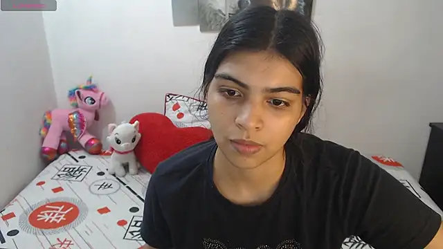 Snapshot of Pocahontas_Princess_ chatting on 10/14/25, 02:40 Pocahontas Princess online show from 10/14/25, 02:40