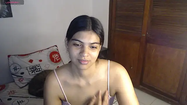 Snapshot of Pocahontas_Princess_ chatting on 10/18/25, 06:16 Pocahontas Princess online show from 10/18/25, 06:16