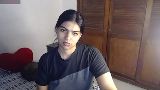 Snapshot of Pocahontas_Princess_ chatting on 10/25/25, 05:37 Pocahontas Princess online show from 10/25/25, 05:37