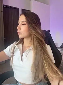 SophieRaily  online show from 10/24/25, 06:48