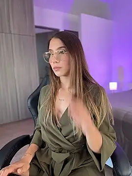 SophieRaily  online show from 11/14/25, 06:50