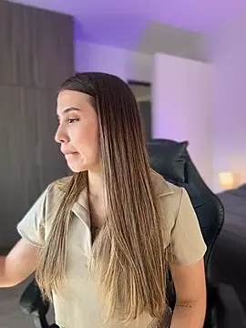 SophieRaily  online show from 11/24/25, 06:07