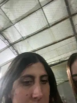 Snapshot of girl_anni chatting on 10/11/25, 03:28 girl anni online show from 10/11/25, 03:28