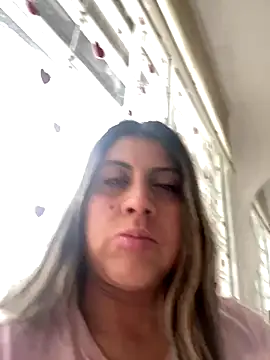 Snapshot of girl_anni chatting on 10/17/25, 04:20 girl anni online show from 10/17/25, 04:20