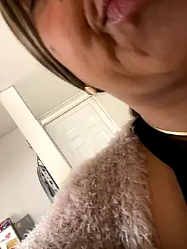 Snapshot of girl_anni chatting on 11/20/25, 03:12 girl anni online show from 11/20/25, 03:12